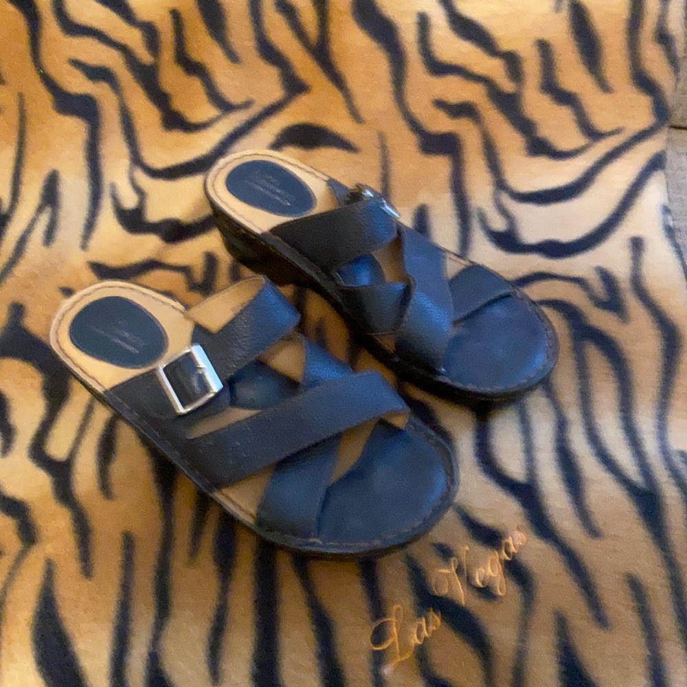 Cute comfortable slip on sandals, size 9 Leather uppers, lots of life left